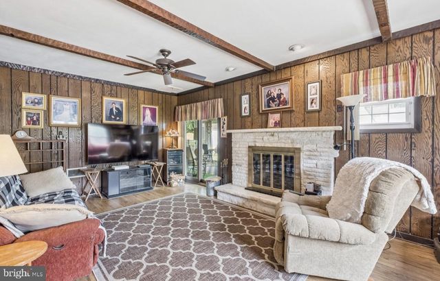 11 QUEENS LN, Hammonton, NJ 08037