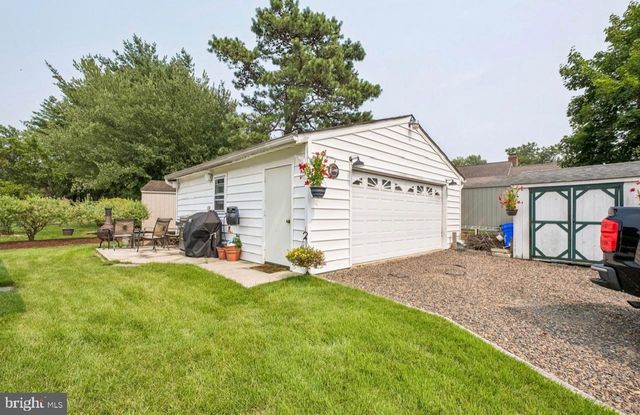 11 QUEENS LN, Hammonton, NJ 08037