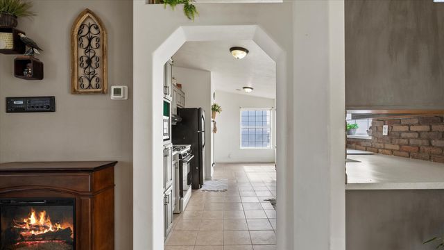16 Quincy Rd., Burbank, WA 99323