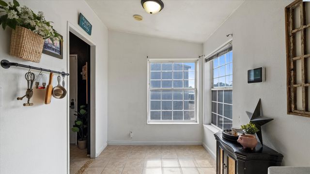 16 Quincy Rd., Burbank, WA 99323