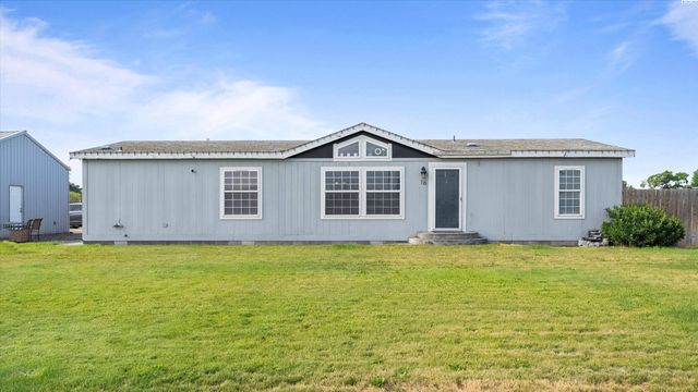16 Quincy Rd., Burbank, WA 99323