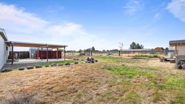 16 Quincy Rd., Burbank, WA 99323