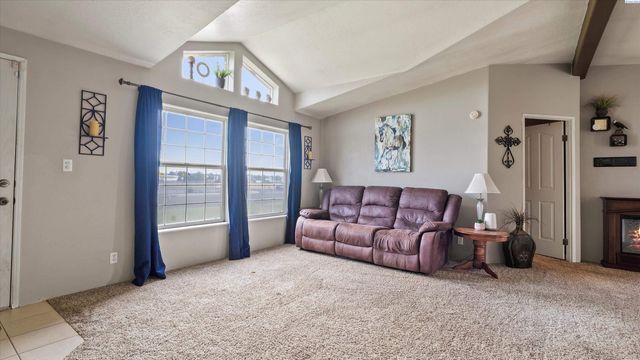 16 Quincy Rd., Burbank, WA 99323