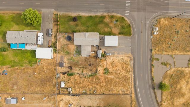 16 Quincy Rd., Burbank, WA 99323