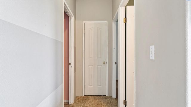 16 Quincy Rd., Burbank, WA 99323