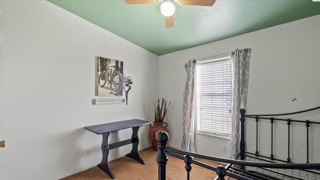 16 Quincy Rd., Burbank, WA 99323