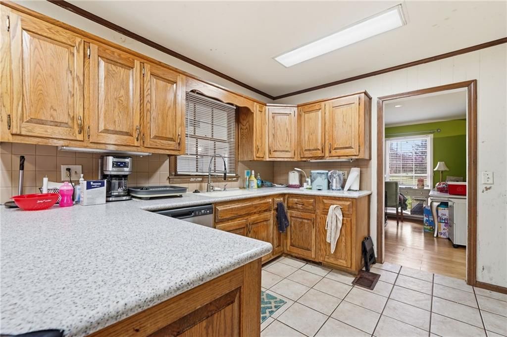 Image 12 of property listing at 1935 Flat Shoals Road SE, Conyers, GA 30013