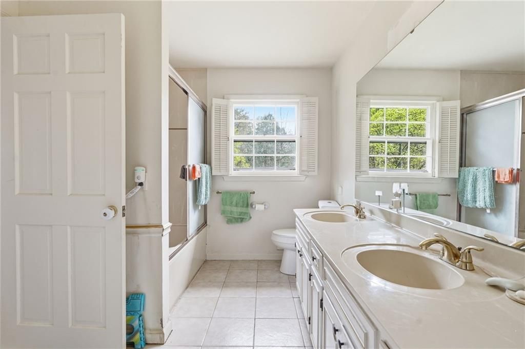 Image 22 of property listing at 1935 Flat Shoals Road SE, Conyers, GA 30013