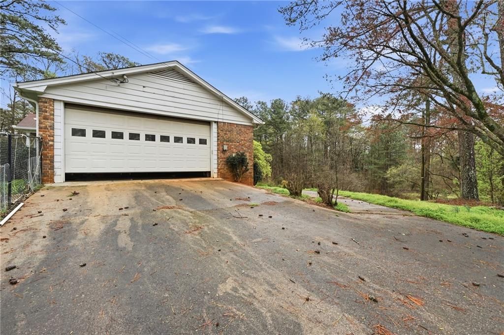 Image 46 of property listing at 1935 Flat Shoals Road SE, Conyers, GA 30013