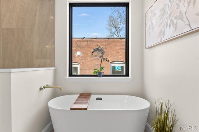 2643 Accomac, St Louis, MO 63104