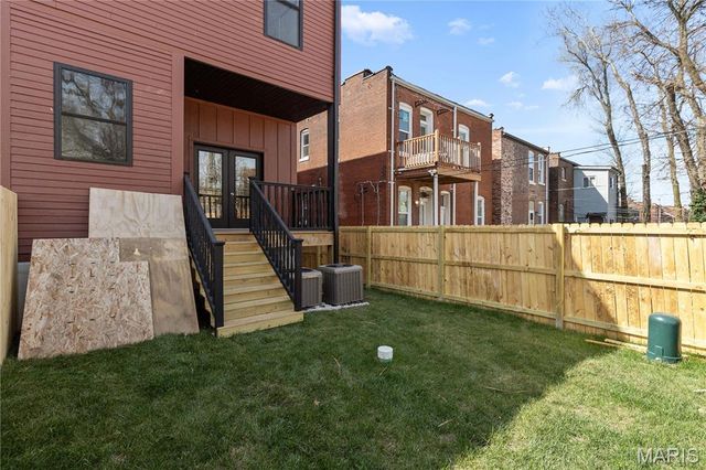 2643 Accomac, St Louis, MO 63104