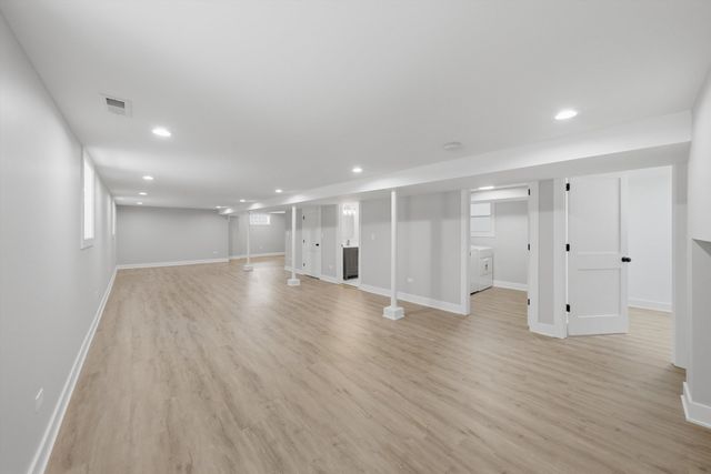 5750 S Oak Park Avenue, Chicago, IL 60638