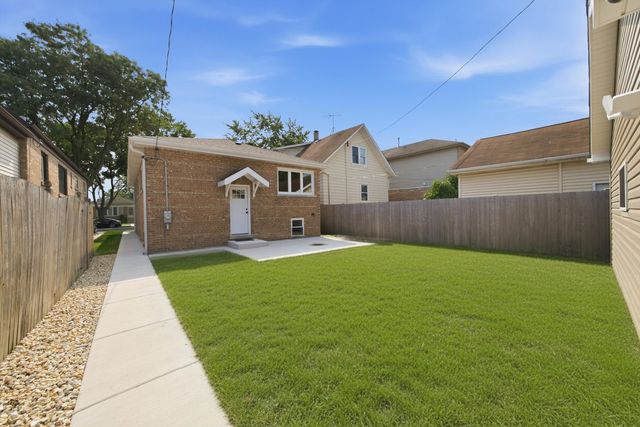 5750 S Oak Park Avenue, Chicago, IL 60638