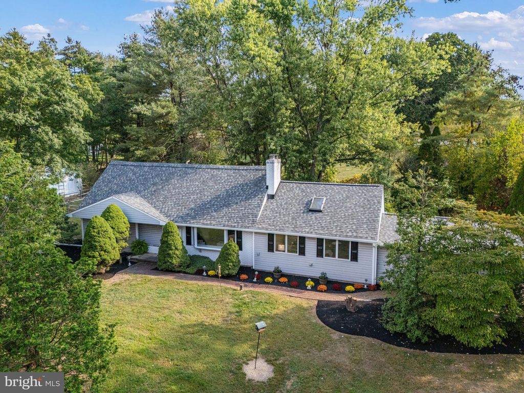 132 W BRANCH RD, Sellersville, PA 18960