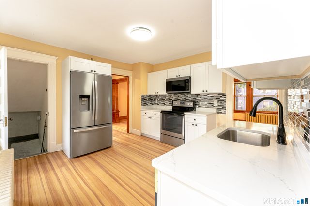 201 Fairlawn Avenue, Waterbury, CT 06705