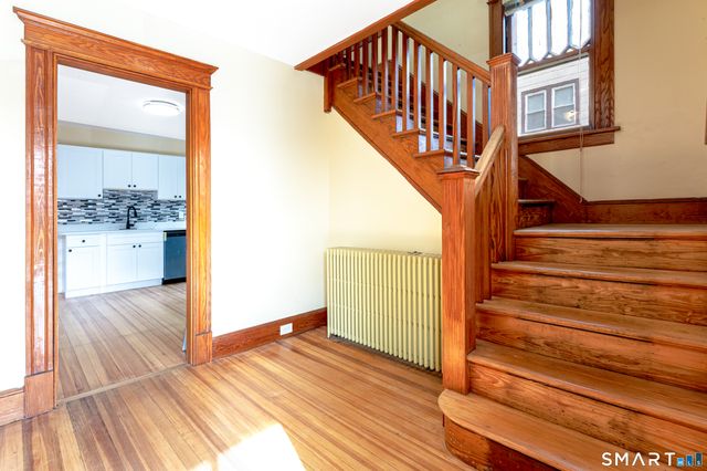 201 Fairlawn Avenue, Waterbury, CT 06705