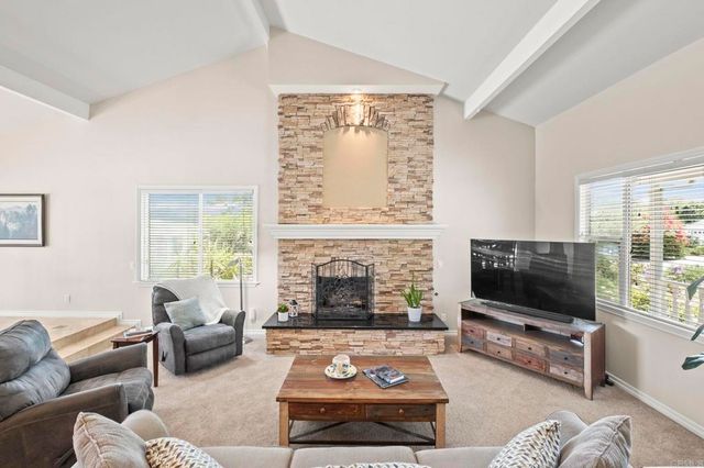 1973 Felicita Road, Escondido, CA 92025