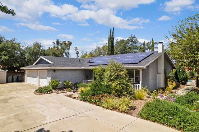 1973 Felicita Road, Escondido, CA 92025