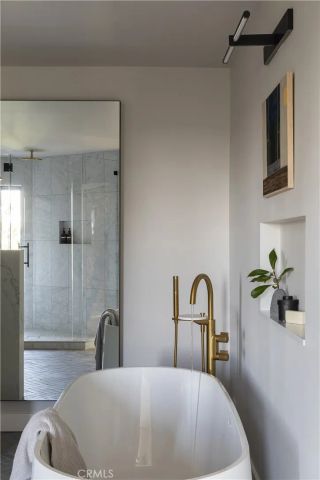 654 S Cumberland, Lake Arrowhead, CA 92352