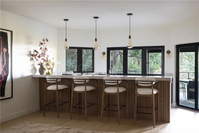 654 S Cumberland, Lake Arrowhead, CA 92352