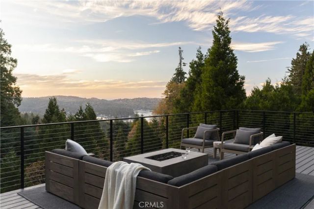 654 S Cumberland, Lake Arrowhead, CA 92352