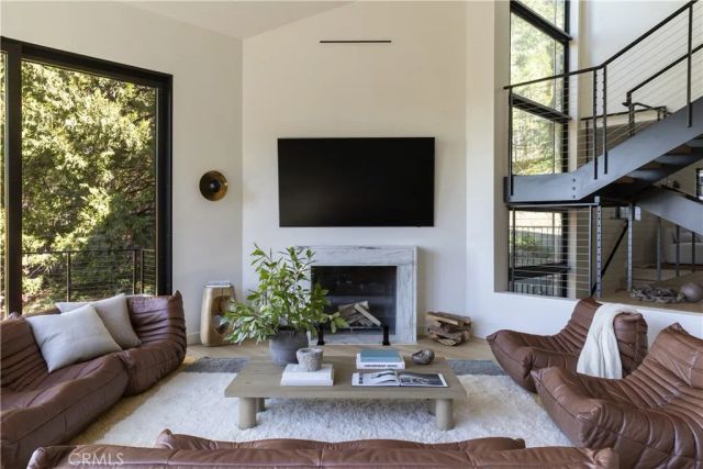 654 S Cumberland, Lake Arrowhead, CA 92352