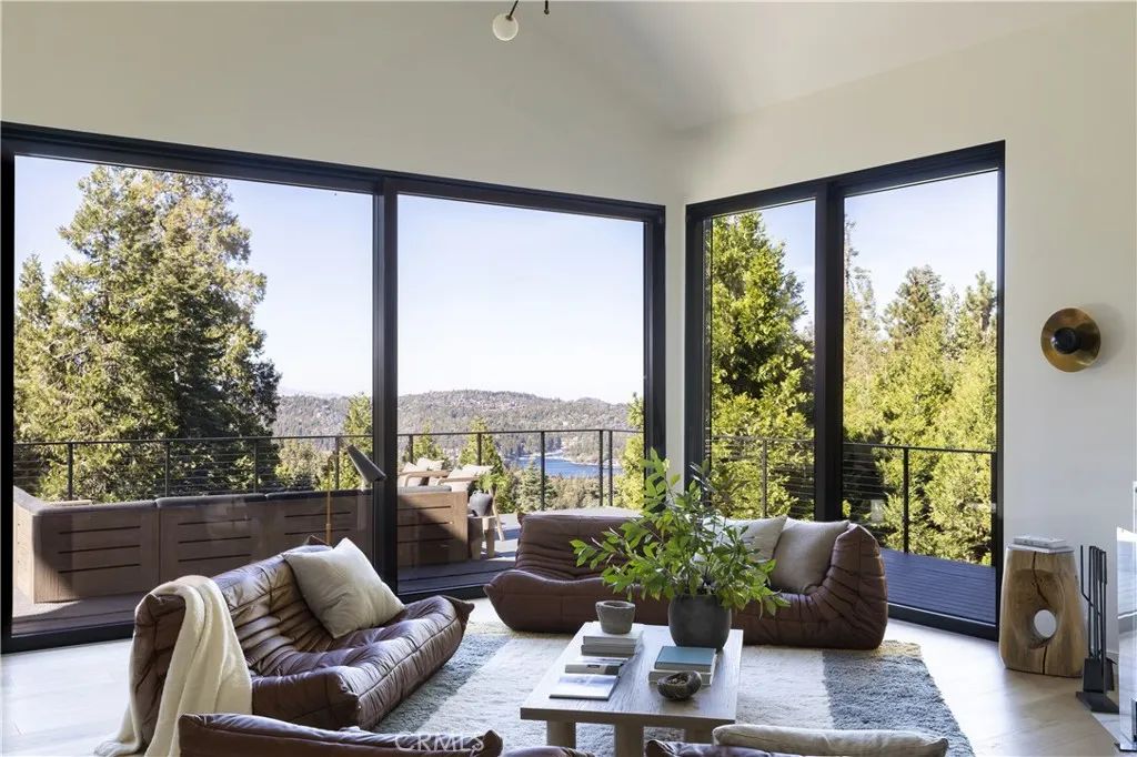 654 S Cumberland, Lake Arrowhead, CA 92352