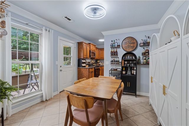 9 Hillswick Drive, Bella Vista, AR 72715
