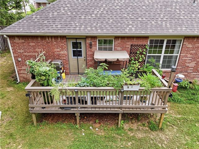 9 Hillswick Drive, Bella Vista, AR 72715