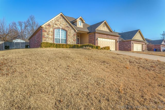 8412 E Lansing Street, Broken Arrow, OK 74014