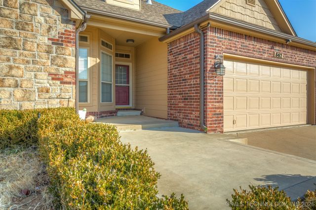 8412 E Lansing Street, Broken Arrow, OK 74014