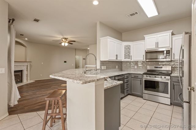 8412 E Lansing Street, Broken Arrow, OK 74014