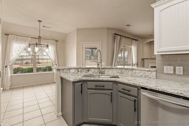 8412 E Lansing Street, Broken Arrow, OK 74014