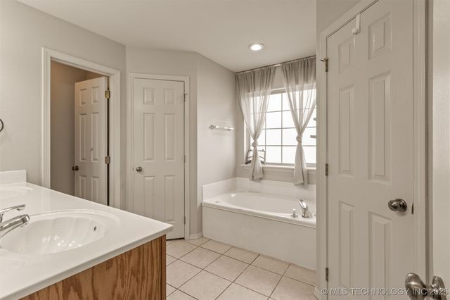 8412 E Lansing Street, Broken Arrow, OK 74014