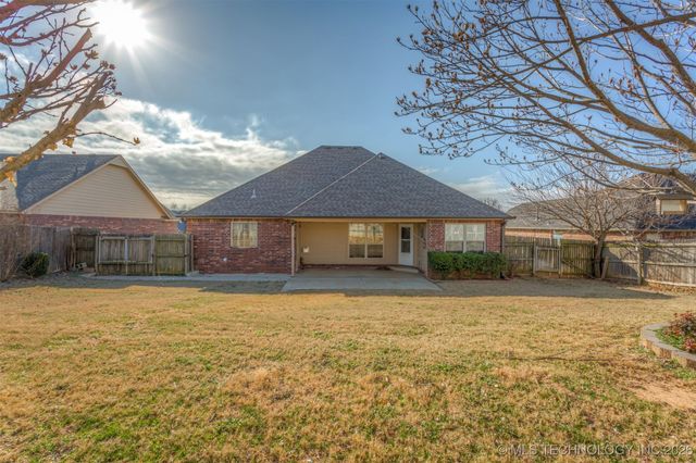 8412 E Lansing Street, Broken Arrow, OK 74014