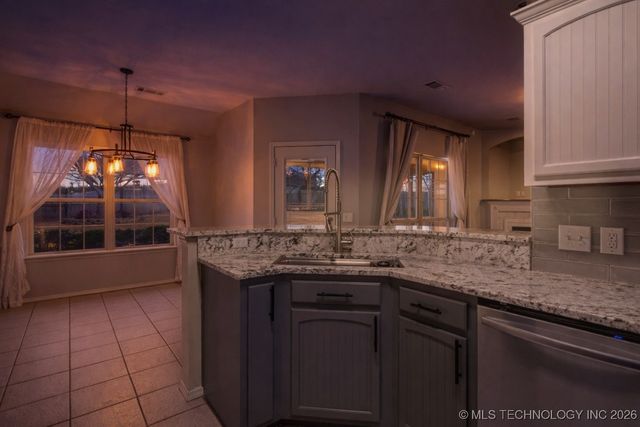 8412 E Lansing Street, Broken Arrow, OK 74014