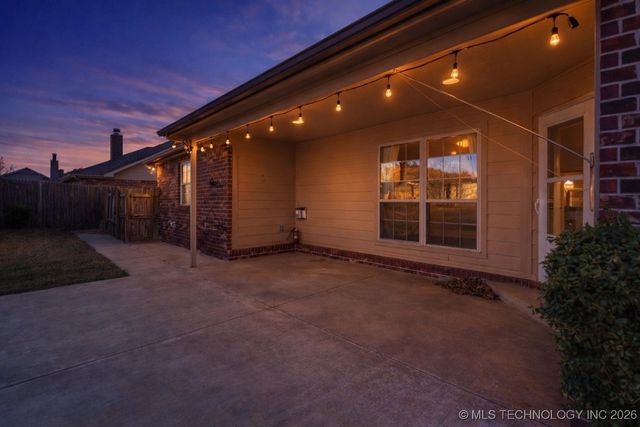 8412 E Lansing Street, Broken Arrow, OK 74014