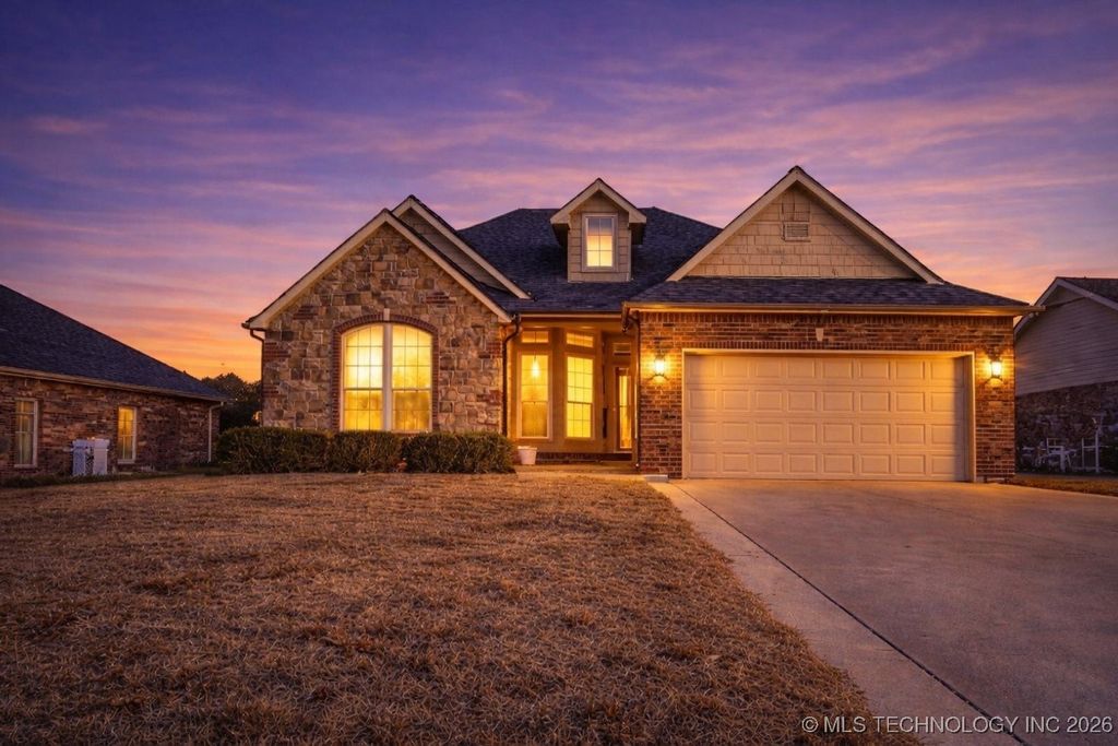 8412 E Lansing Street, Broken Arrow, OK 74014