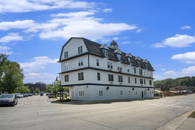 532 Dyckman Avenue 17, South Haven, MI 49090