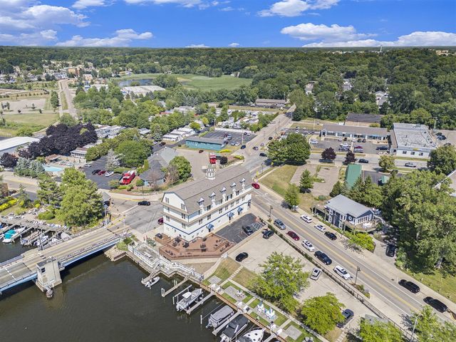 532 Dyckman Avenue 17, South Haven, MI 49090