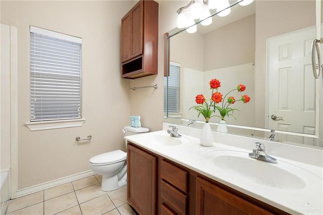 614 S Excalibur Street, Edinburg, TX 78539