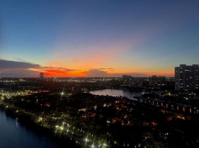 20505 E Country Club Dr PH33, Miami, FL 33180