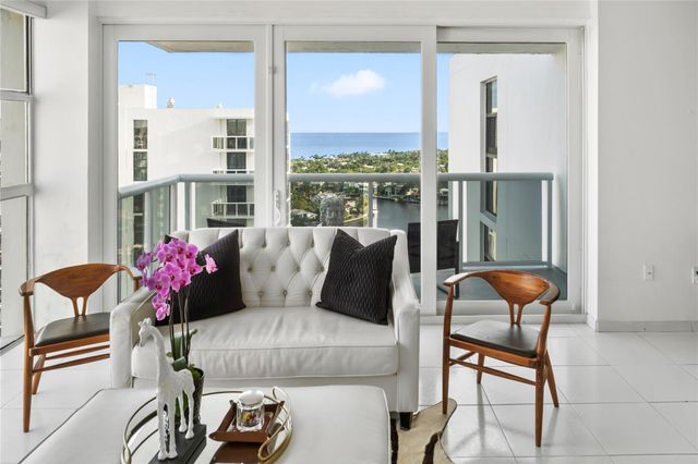 20505 E Country Club Dr PH33, Miami, FL 33180