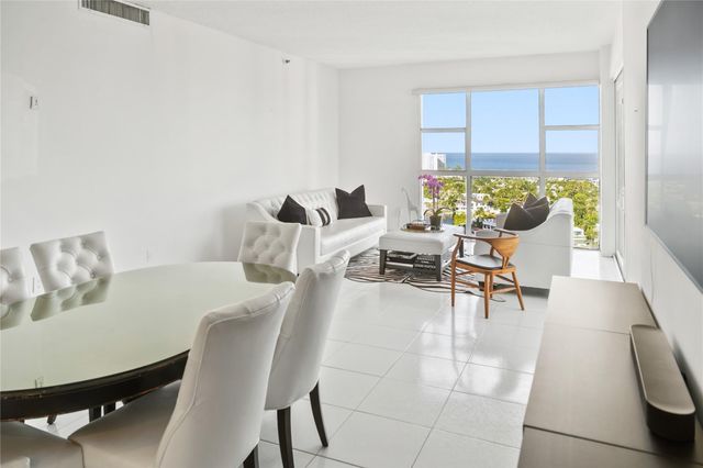 20505 E Country Club Dr PH33, Miami, FL 33180