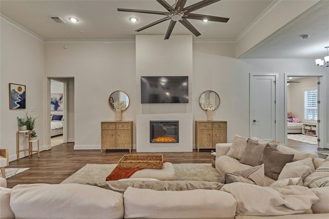 71 Victoria Drive W, Montgomery, TX 77356