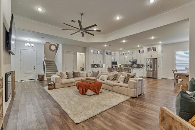 71 Victoria Drive W, Montgomery, TX 77356