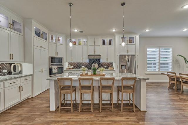 71 Victoria Drive W, Montgomery, TX 77356