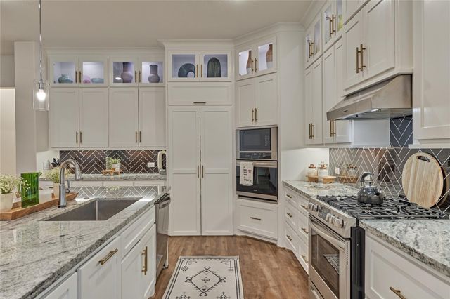 71 Victoria Drive W, Montgomery, TX 77356