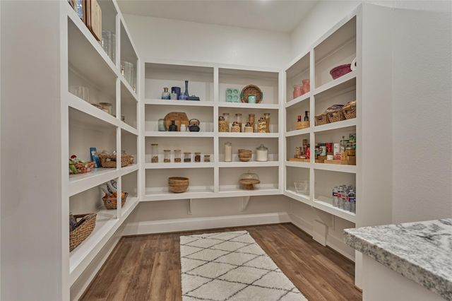 71 Victoria Drive W, Montgomery, TX 77356