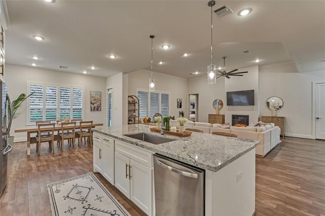 71 Victoria Drive W, Montgomery, TX 77356